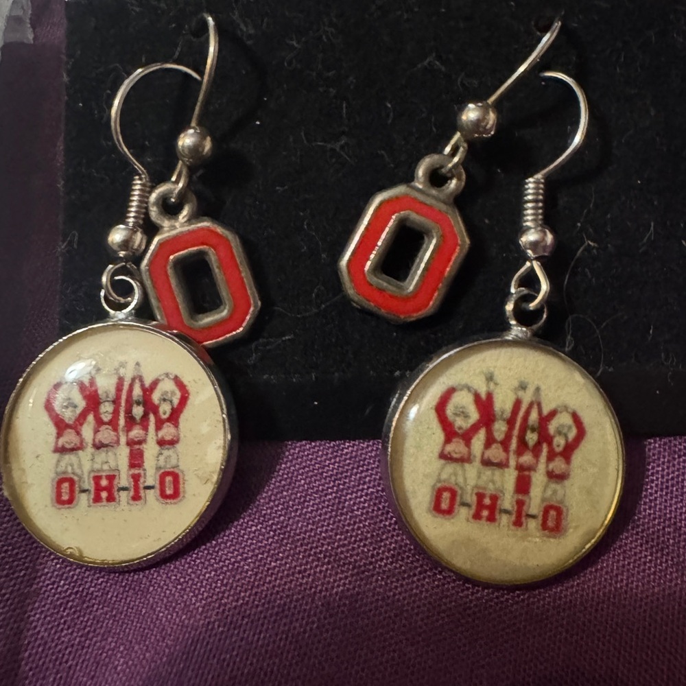 Red Ohio Charm Dangle Earrings with Faceted Beads